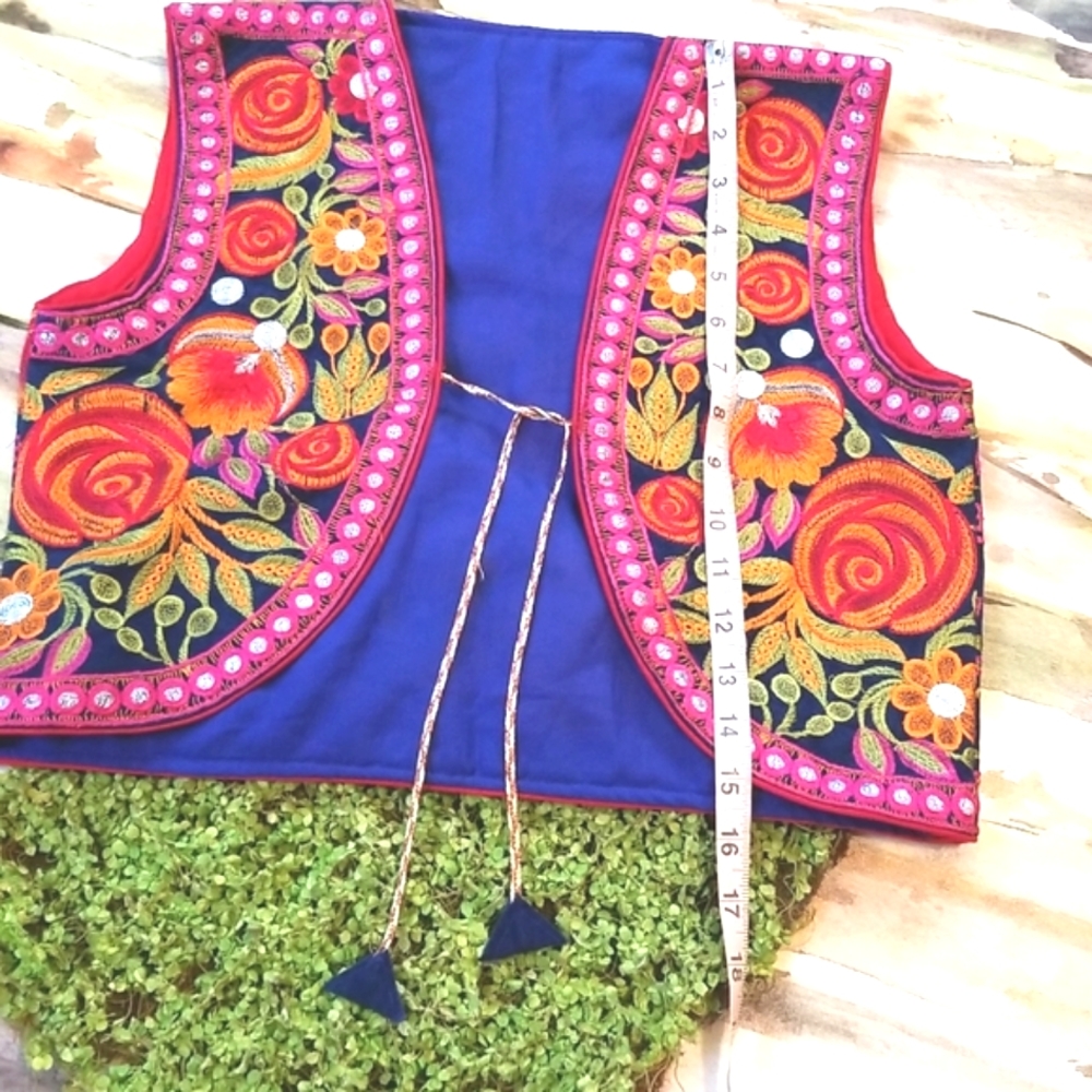 70s FESTIVE Floral Bolero Crop ARTSY OOAK Eclectic Embroidery Handmade Vest 32" - Picture 8 of 12